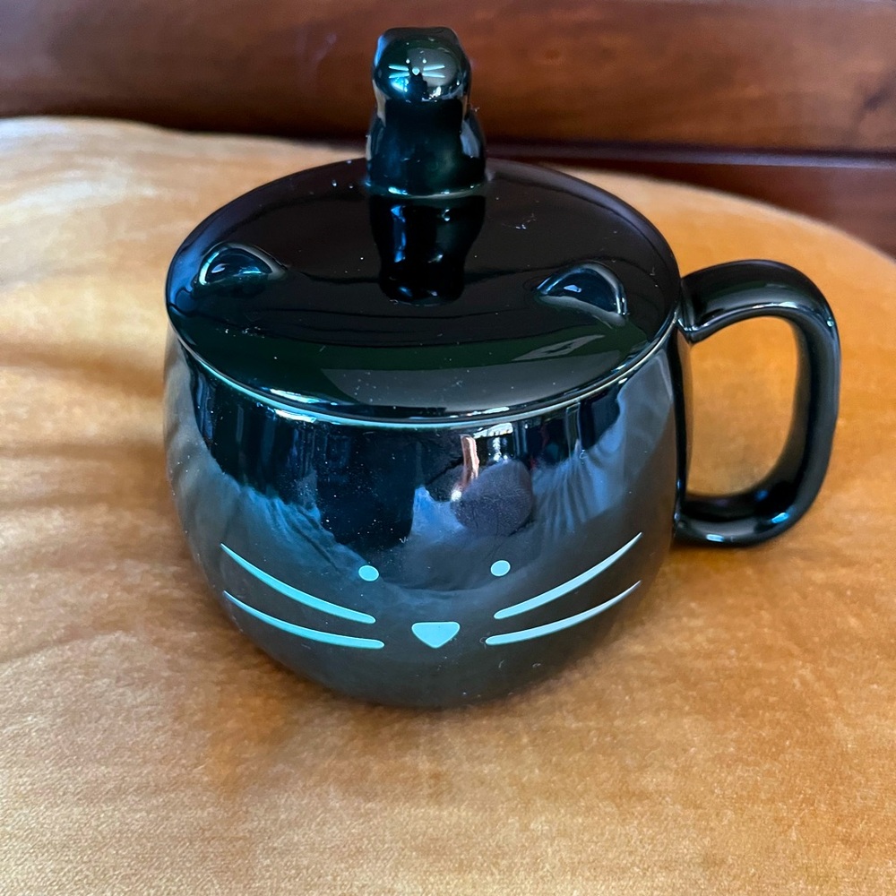 Cute 16 oz Cat coffee/tea ceramic mug with lid black with white whiskers NWOT